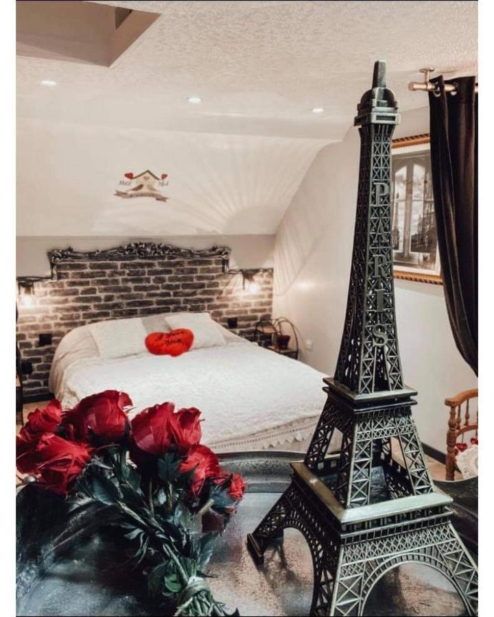 Appartement Romantique Parisien, Baignoire Retro Au Pied Du Lit Boulogne-sur-Mer Exteriér fotografie